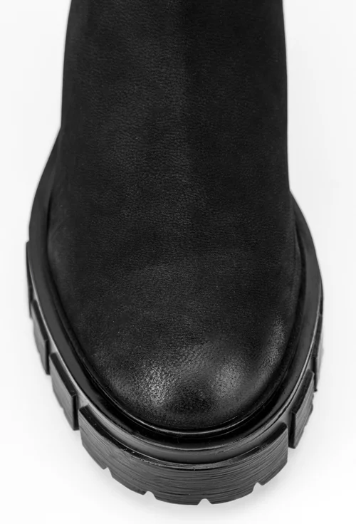 Ghete negre din piele