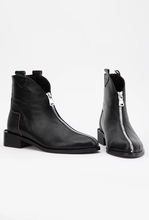 Ghete negre din piele cu model si ornament