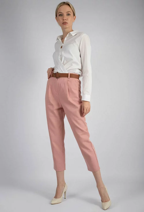 Pantaloni roz cu accesoriu curea