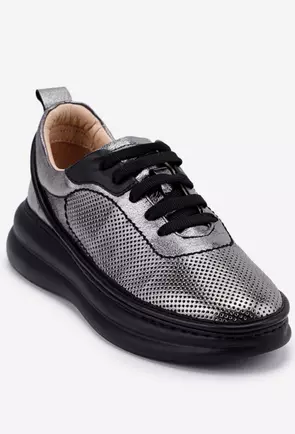 Pantofi argintii din piele cu aspect perforat