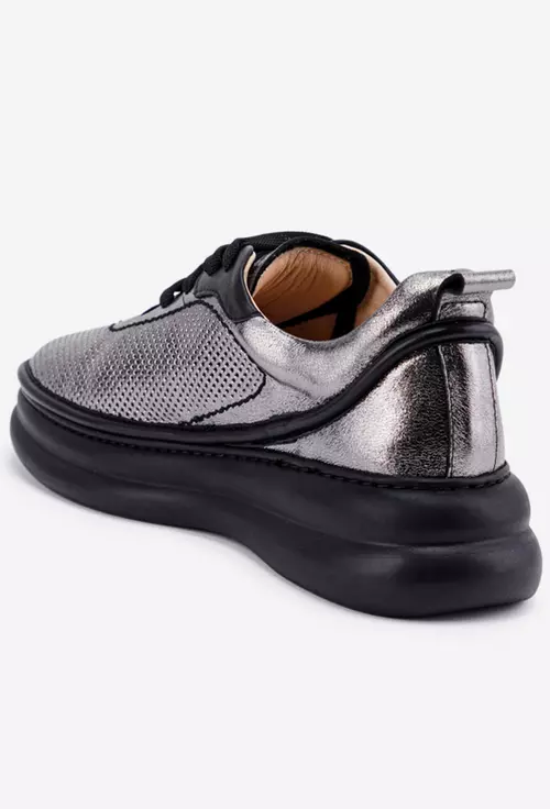 Pantofi argintii din piele cu aspect perforat