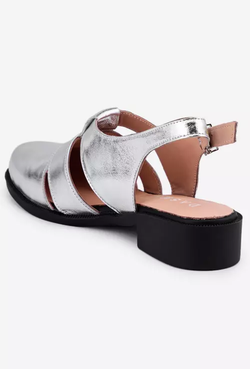 Pantofi argintii din piele cu decupaje
