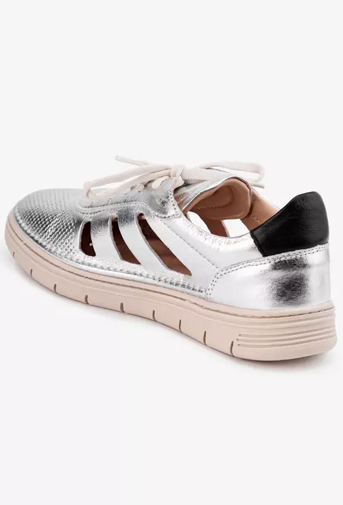 Pantofi argintii din piele cu siret si decupaje