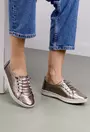 Pantofi casual bronz din piele perforata pe laterale