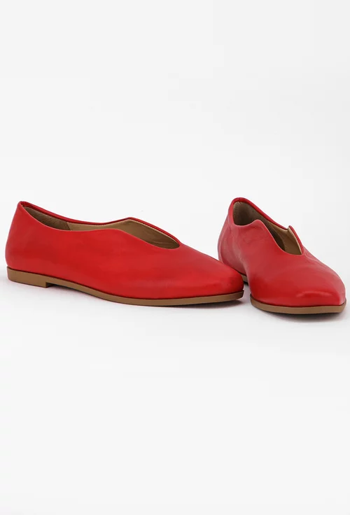 Pantofi casual rosii din piele cu detaliu decupat