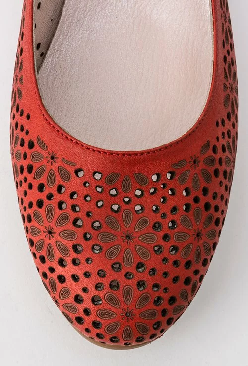 Pantofi corai din piele naturala cu model floral Eris
