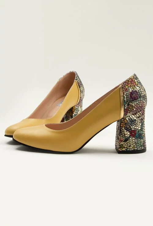 Inflate Pharynx Arab Pantofi galbeni cu imprimeu floral colorat din piele naturala - Dasha.ro
