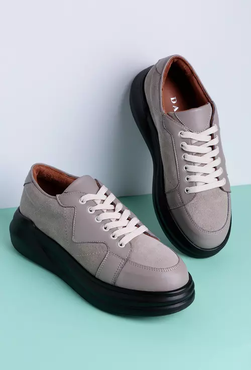 Pantofi gri din doua tipuri de piele cu siret