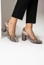Pantofi maro din piele cu imprimeu tip piele de sarpe