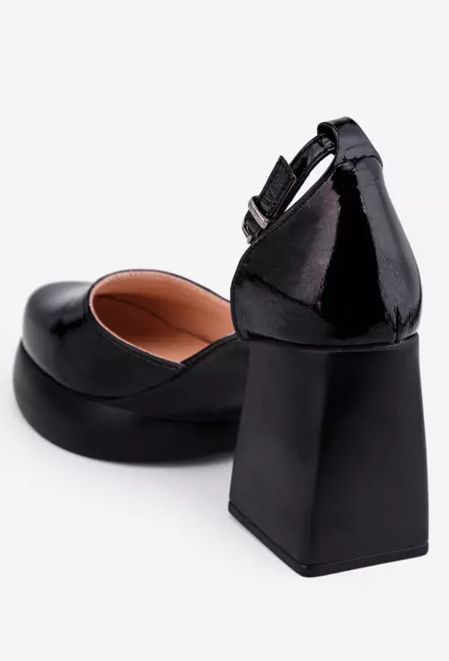 Pantofi negri din piele lacuita cu toc inalt