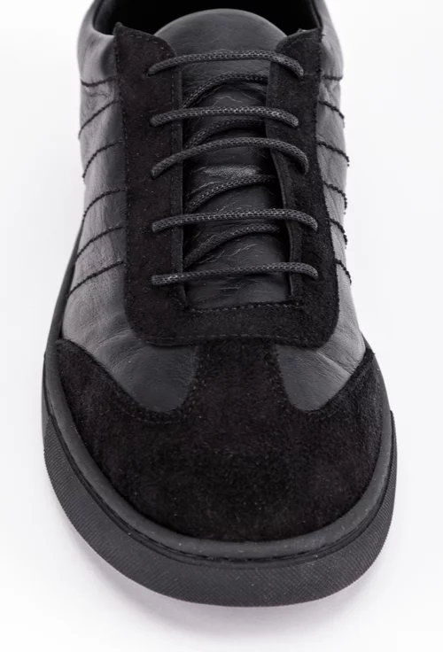 Pantofi negri din piele naturala box si intoarsa