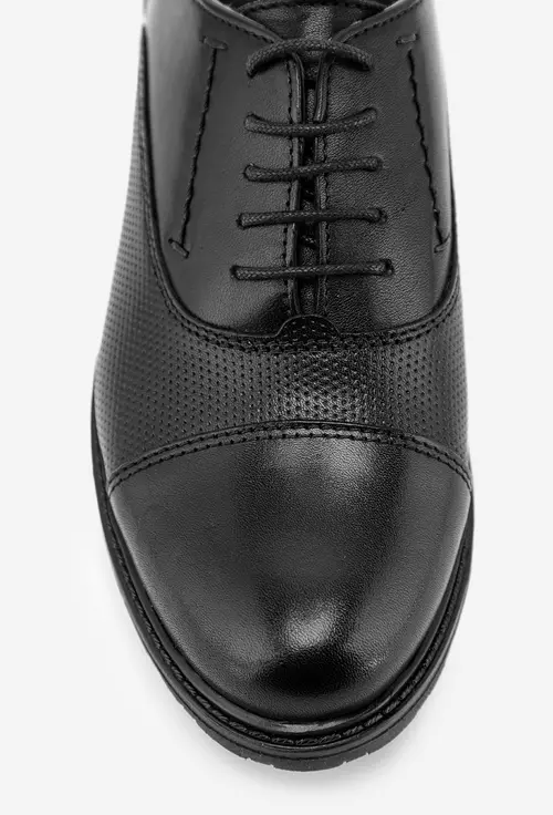 Pantofi Oxford negri din piele cu aspect perforat