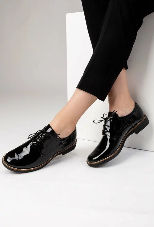 Pantofi Oxford negri din piele naturala lacuita Lexi