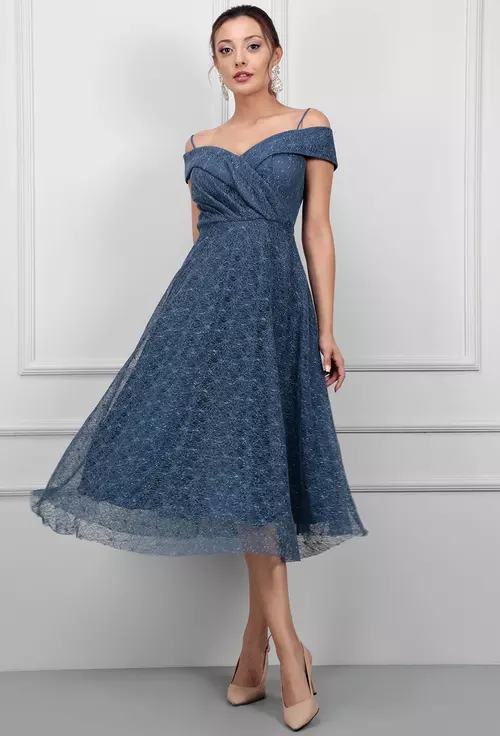 Rochie albastra eleganta cu decolteu deosebit