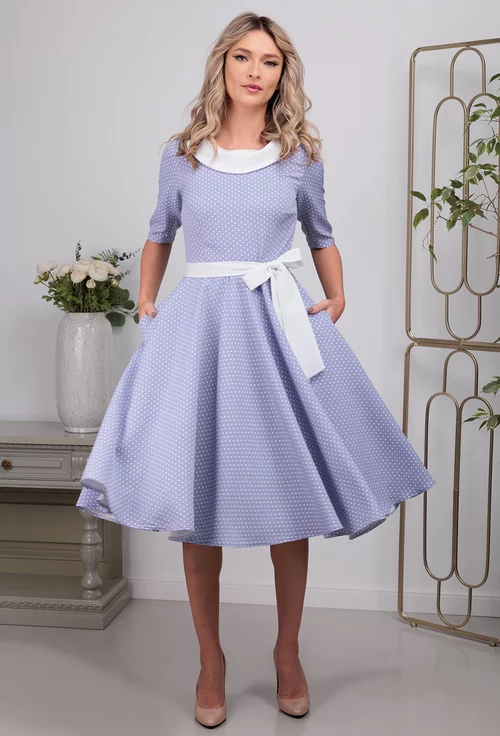 Rochie azurie cu buline
