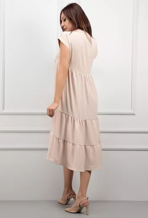 Rochie bej cu volane late si decolteu in V