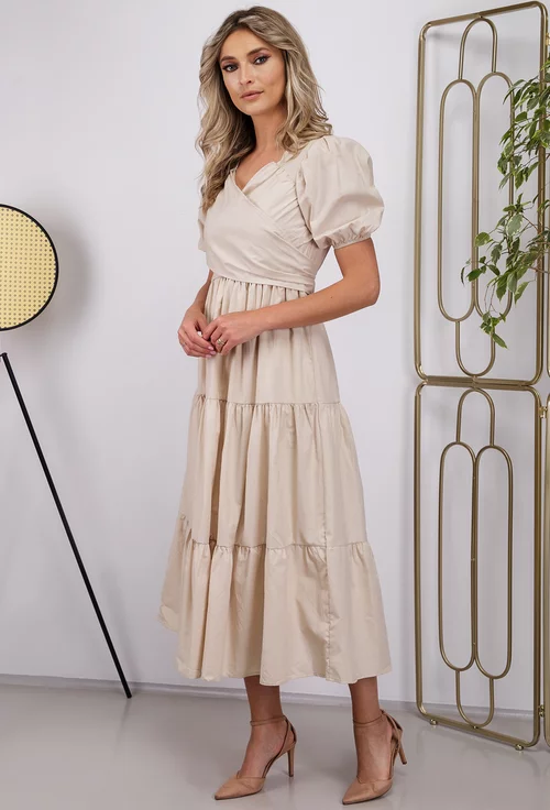 Rochie bej cu volane late si maneci bufante