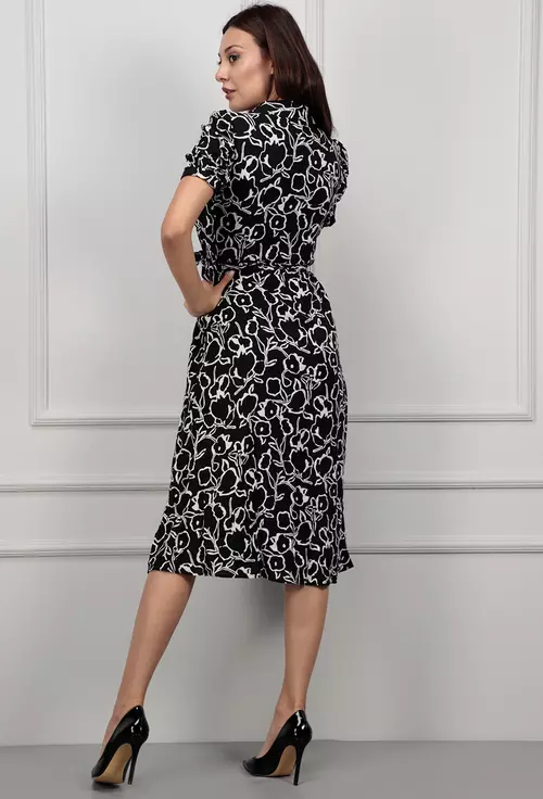 Rochie neagra cu detalii albe si nasturi