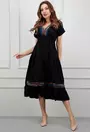 Rochie neagra cu detalii colorate si decolteu in V