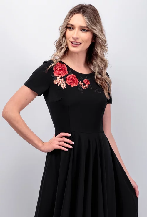 Rochie neagra cu detaliu flori in relief