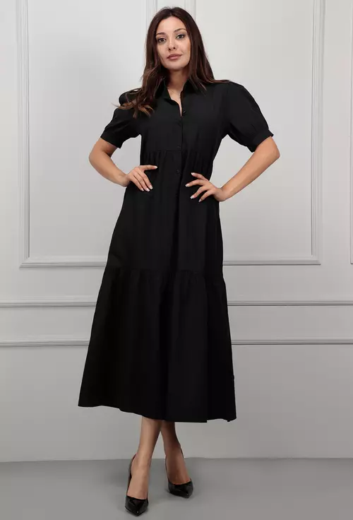 Rochie neagra cu nasturi si volane late
