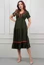 Rochie verde cu detalii colorate si decolteu in V