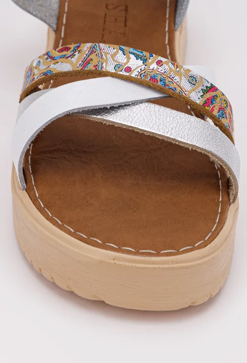 Sandale albe cu detalii multicolore din piele