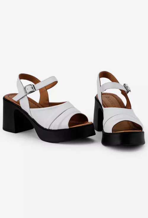 Sandale albe din piele cu platforma