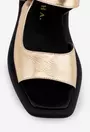 Sandale aurii din piele cu varful patrat