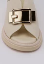 Sandale bej din piele cu ornament auriu