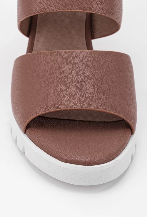Sandale casual maro din piele cu talpa inalta