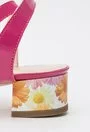 Sandale fucsia din piele naturala cu imprimeu floral colorat Tania