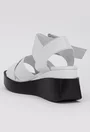 Sandale in nuanta alba din piele cu talpa neagra