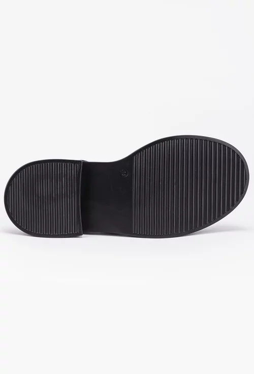 Sandale negre confectionate din piele cu o catarama