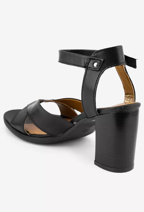 Sandale negre din piele cu toc