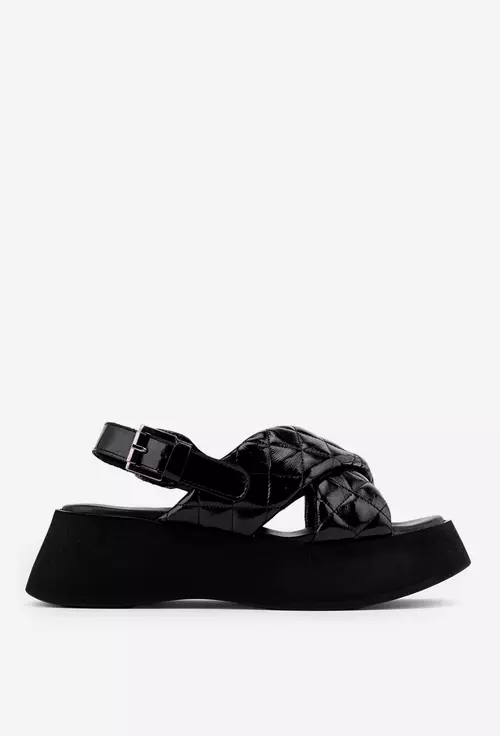 Sandale negre din piele lacuita