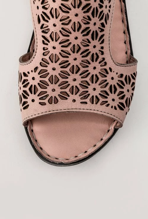 Sandale roz pudrat cu platforma din piele naturala Lavi