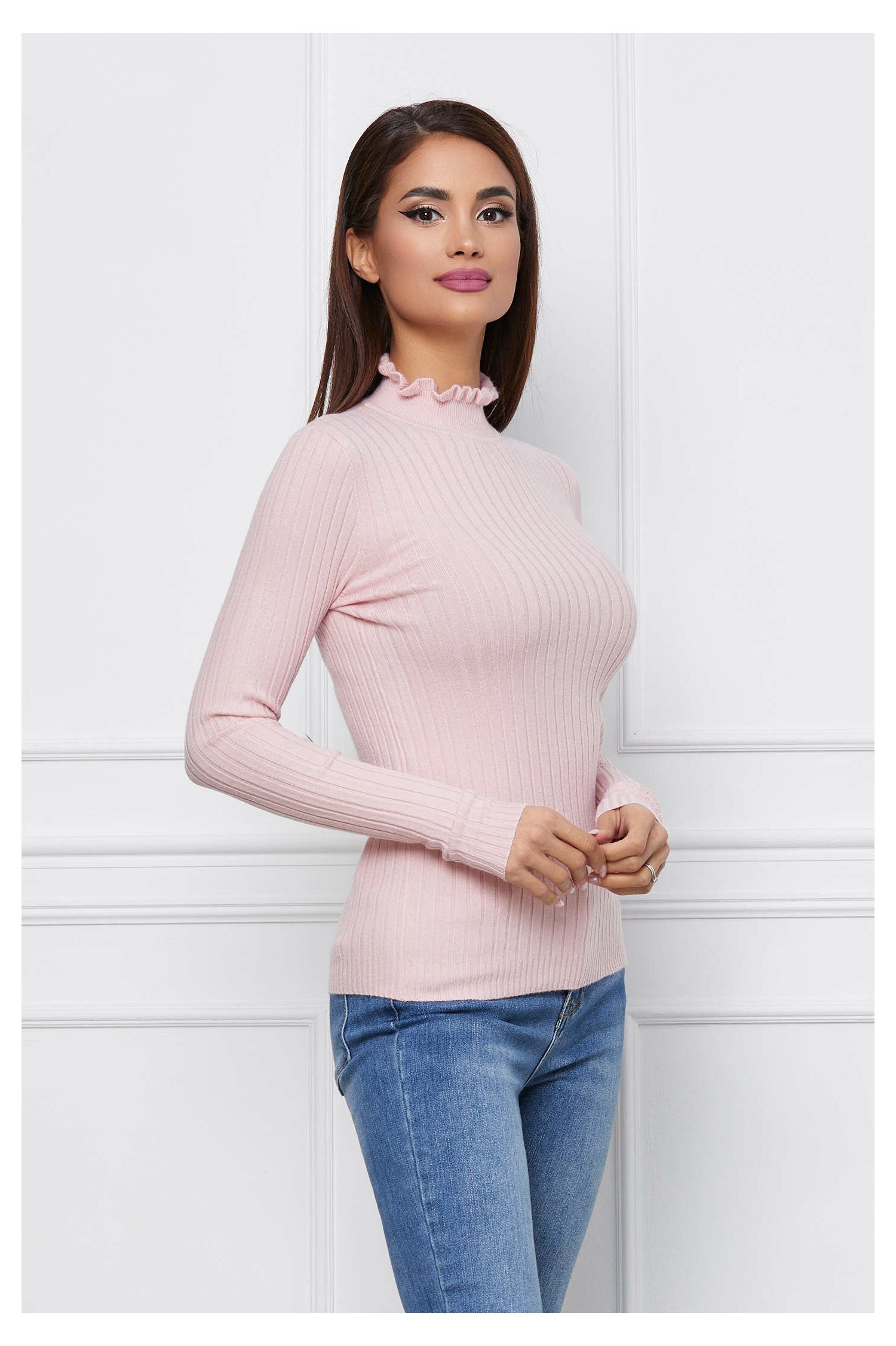 Bluza Daria roz din tricot reiat cu guler inalt