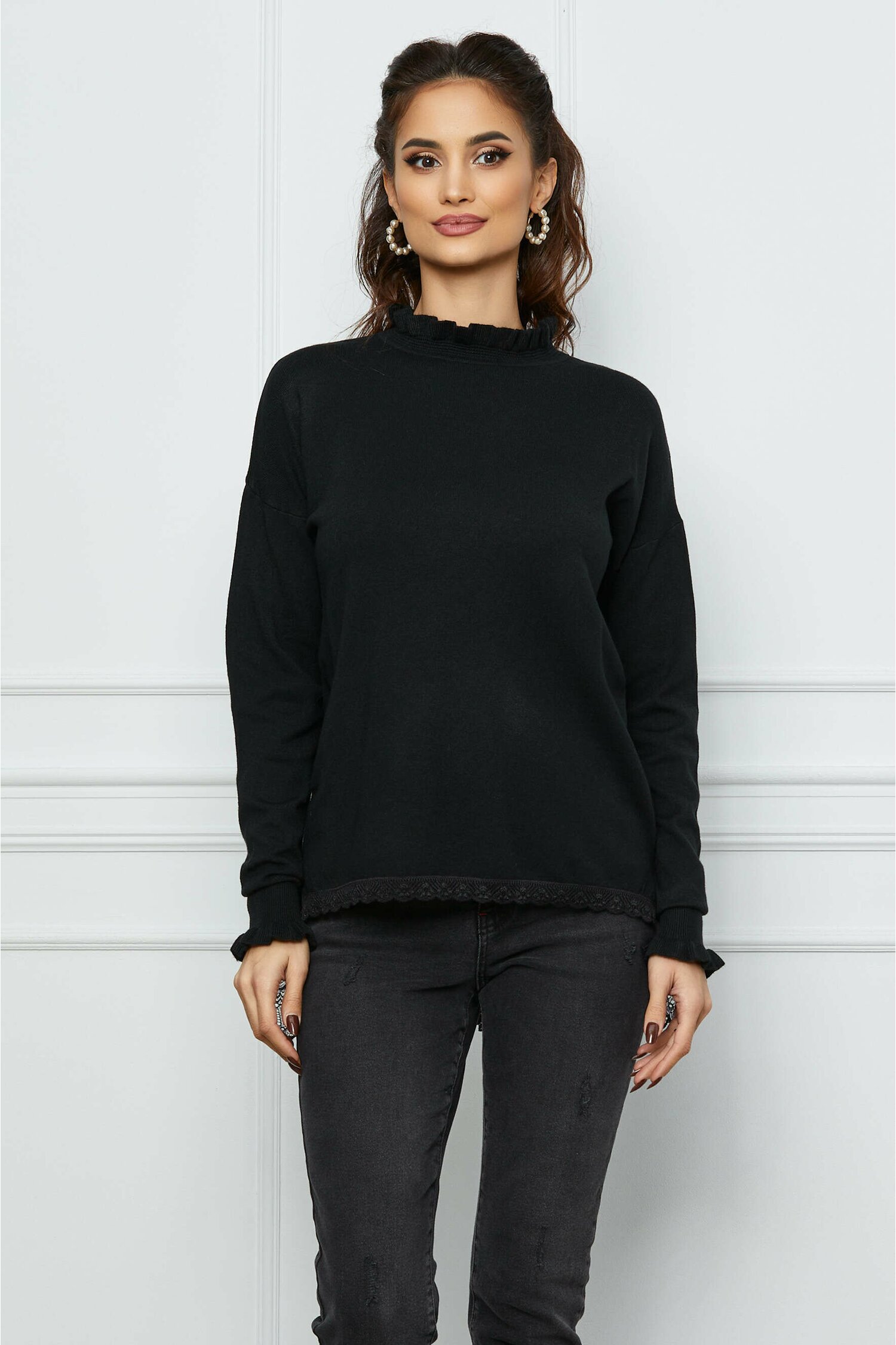 Bluza Donna neagra cu dantela la baza