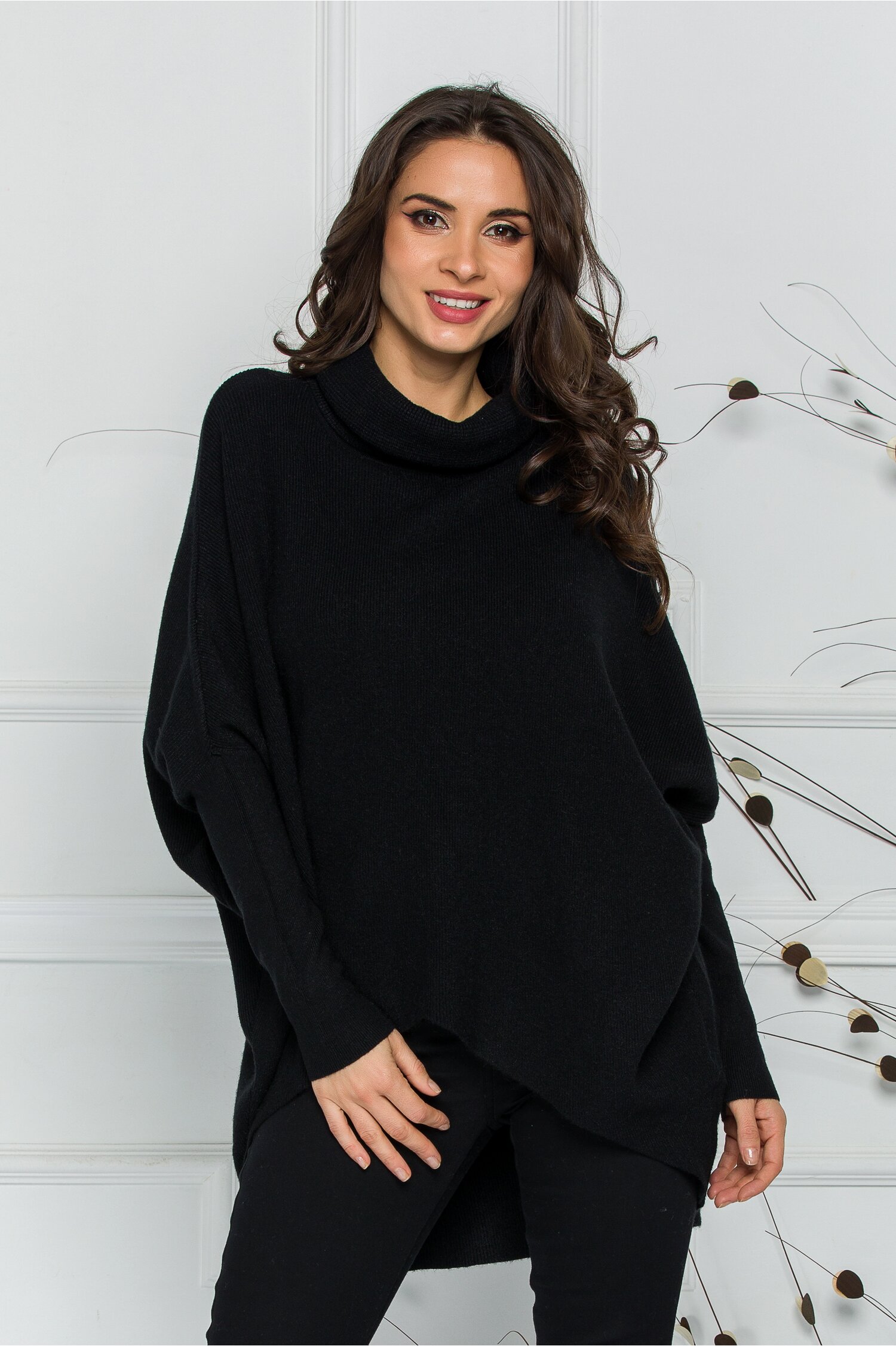 Bluza Livia neagra lejera cu lungime asimetrica