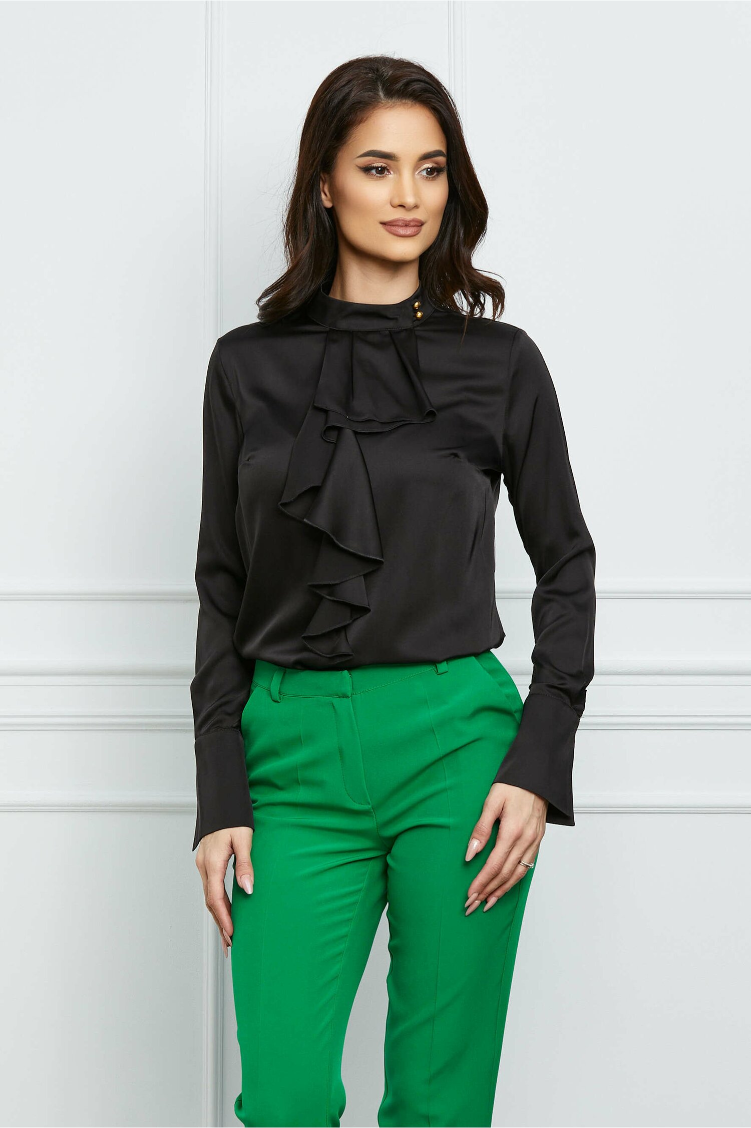 Bluza office neagra satinata cu volan la bust