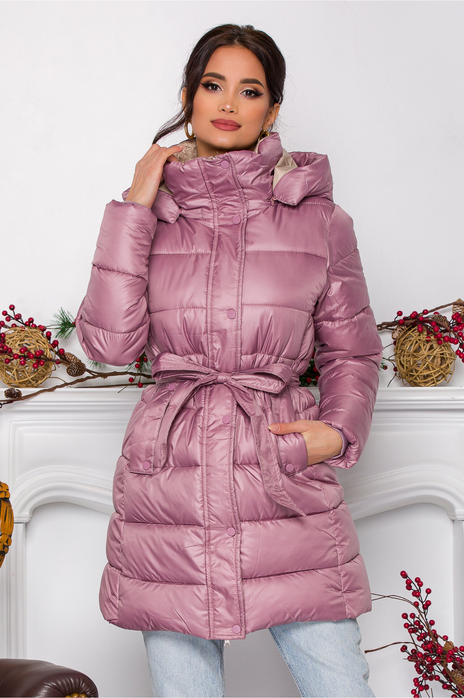 Geaca Geanina roz cu detalii bej