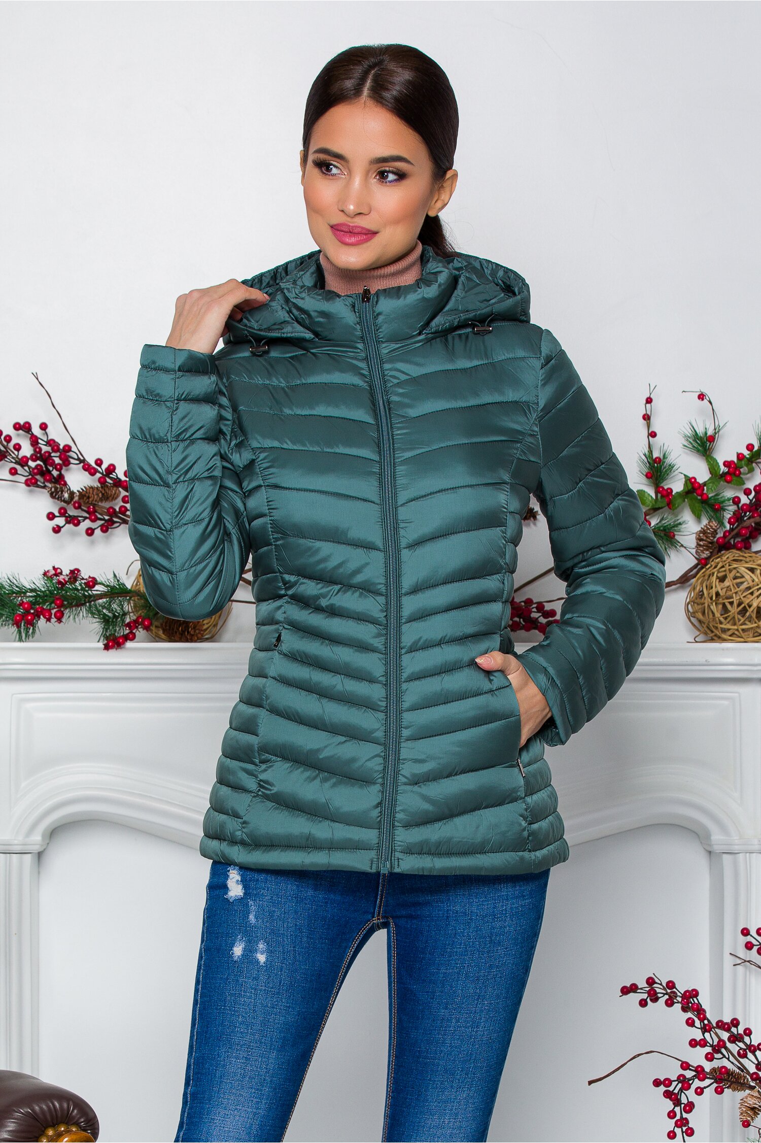 Geaca verde Karina scurta cu gluga detasabila