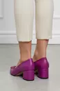 Pantofi magenta din piele naturala cu aplicatie pe varf