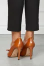 Pantofi stiletto Yvone maro din piele naturala cu aplicatie pe varf