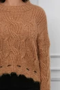 Pulover Ioana maro din tricot pufos cu decupaje