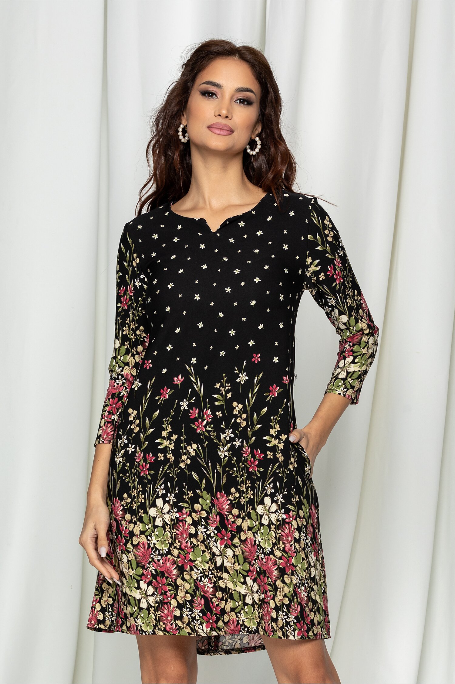 Rochie Alina neagra cu imprimeu floral