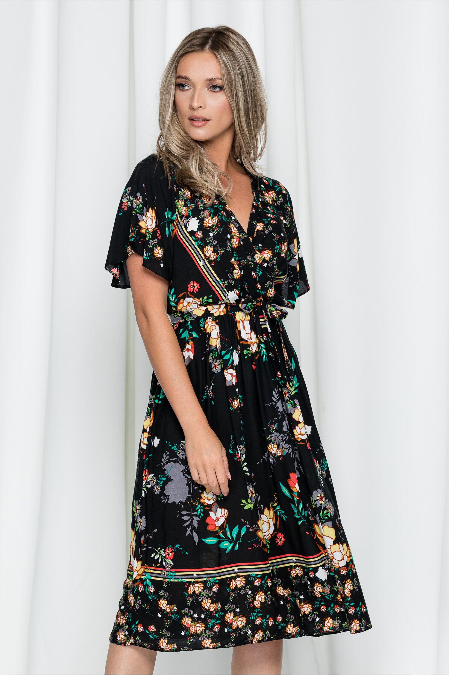 Rochie Anca neagra cu imprimeu floral si talie elastica