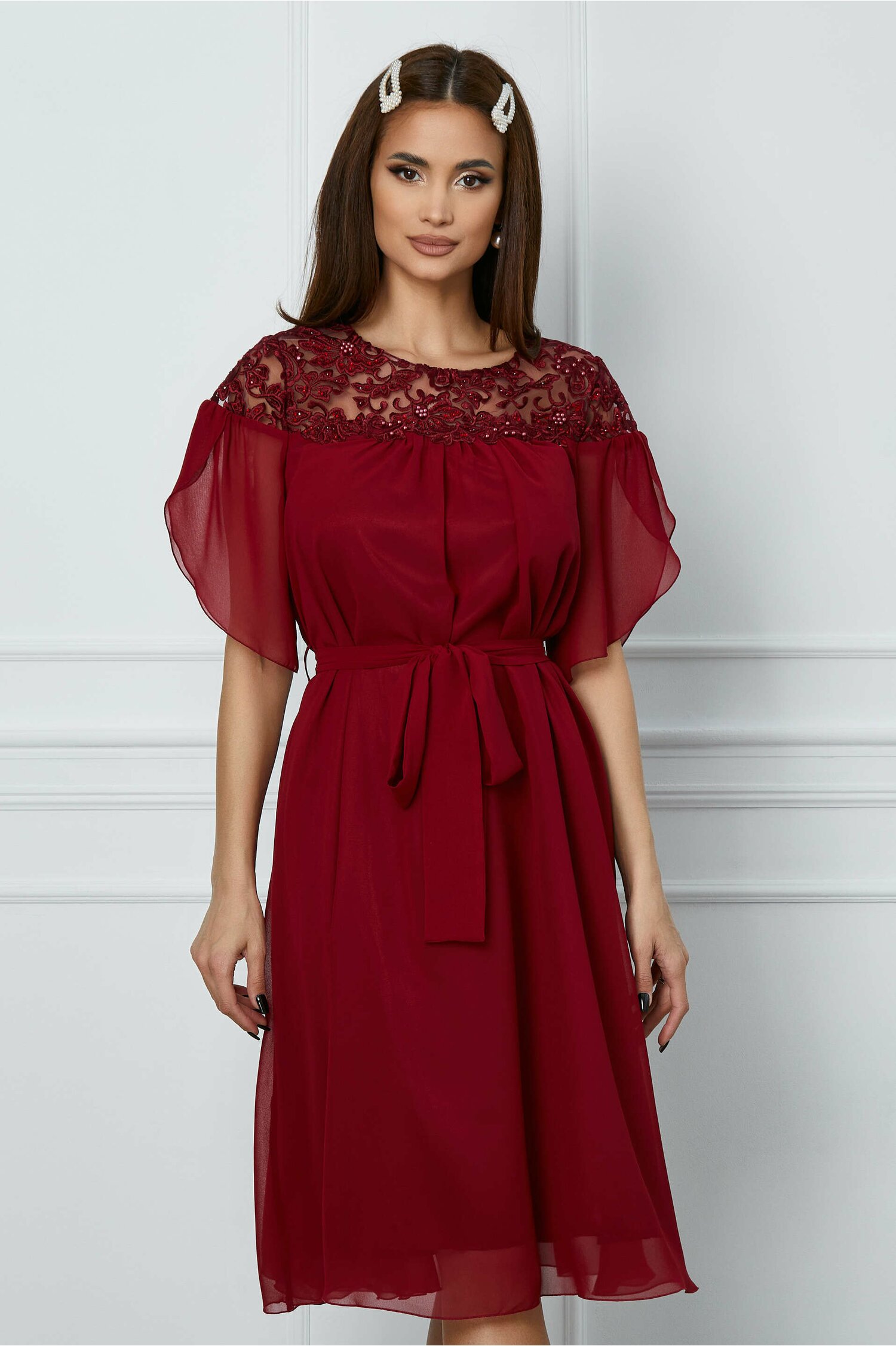 Rochie Cloe bordo cu broderie si perle la bust