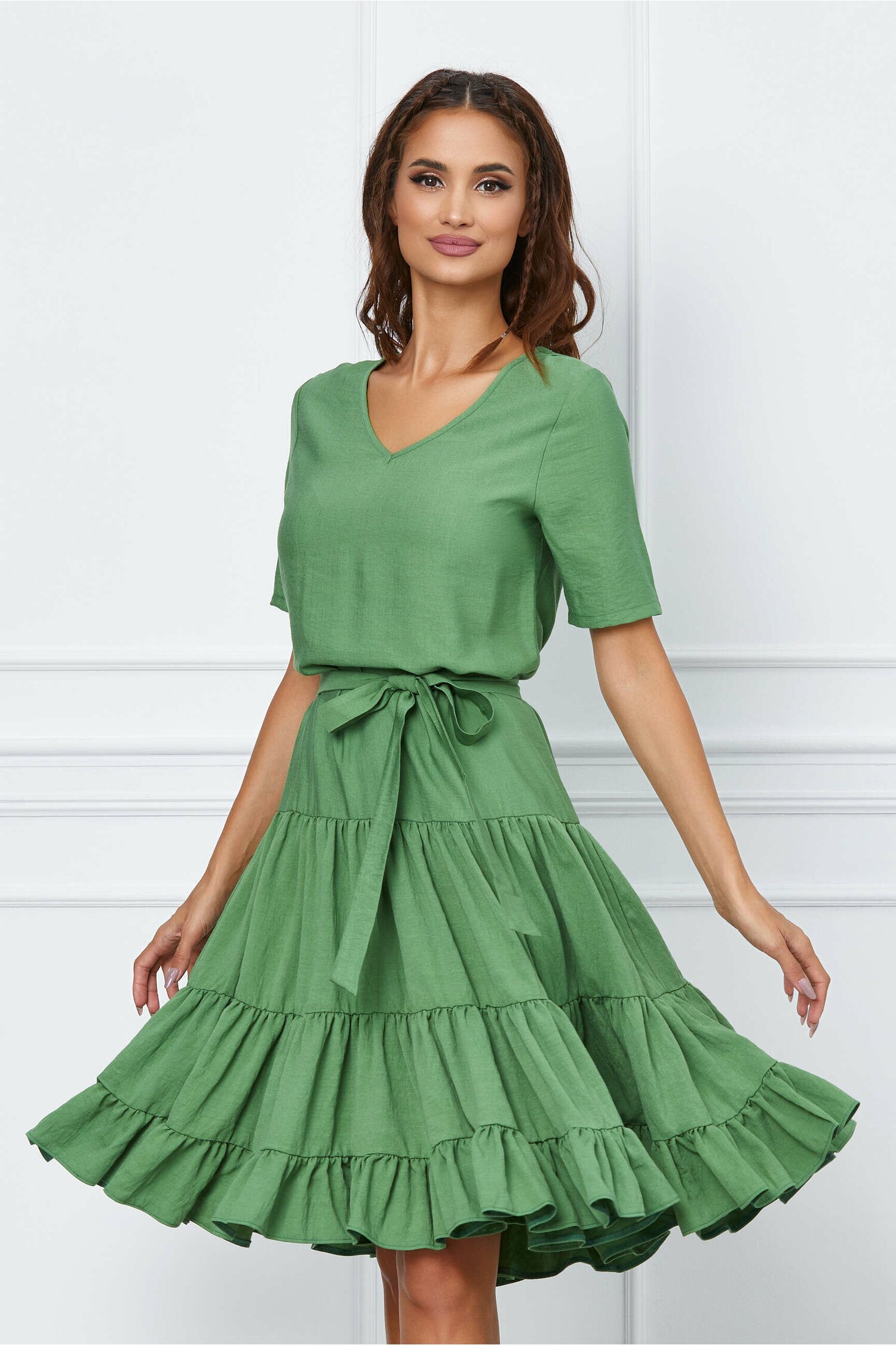 Rochie Corina verde cu volane la baza si cordon in talie